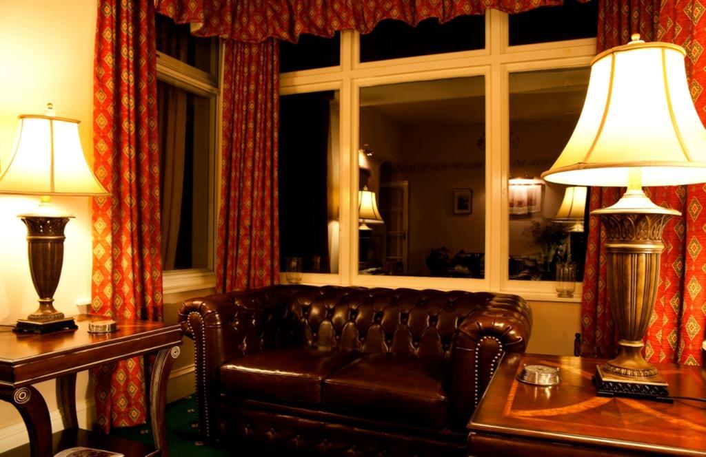 Glen Lui Hotel บัลลาเทอร์ ภายนอก รูปภาพ